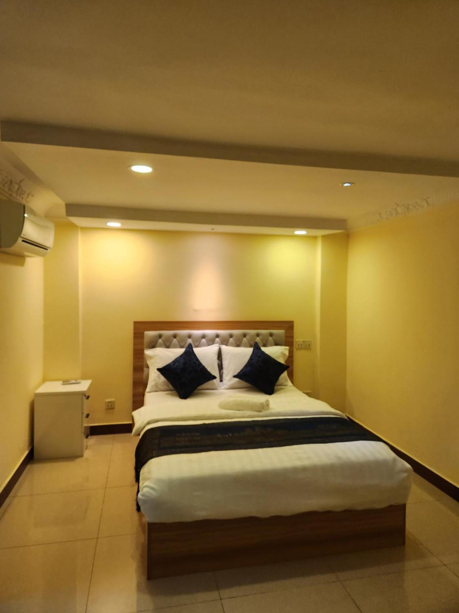 Soma Hotel Phnom Penh Exterior photo