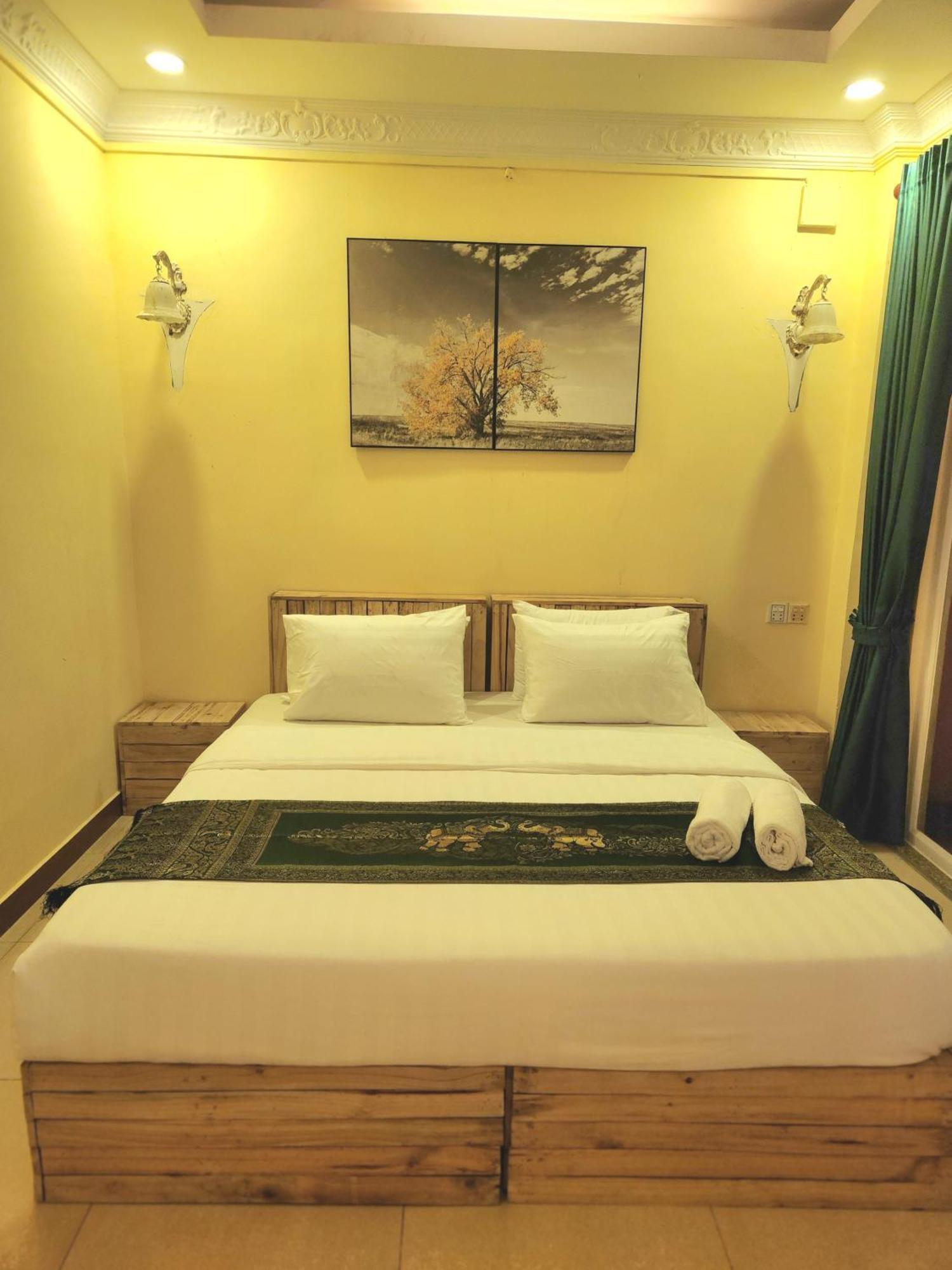 Soma Hotel Phnom Penh Exterior photo