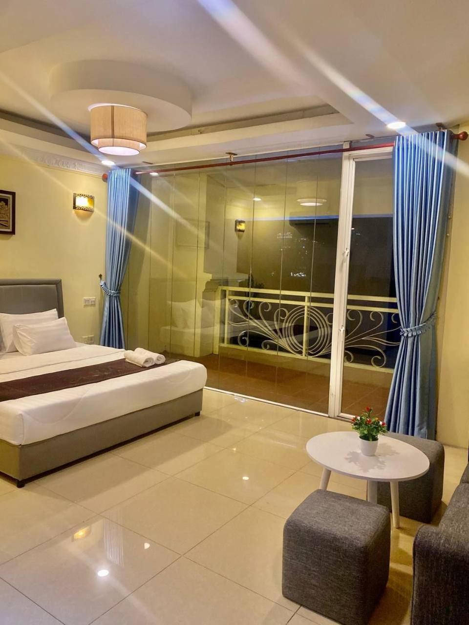 Soma Hotel Phnom Penh Exterior photo